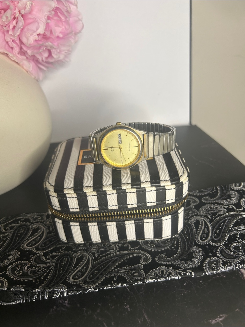 Vintage Sharp Gold-Tone Men's Quartz Watch with Day/Date